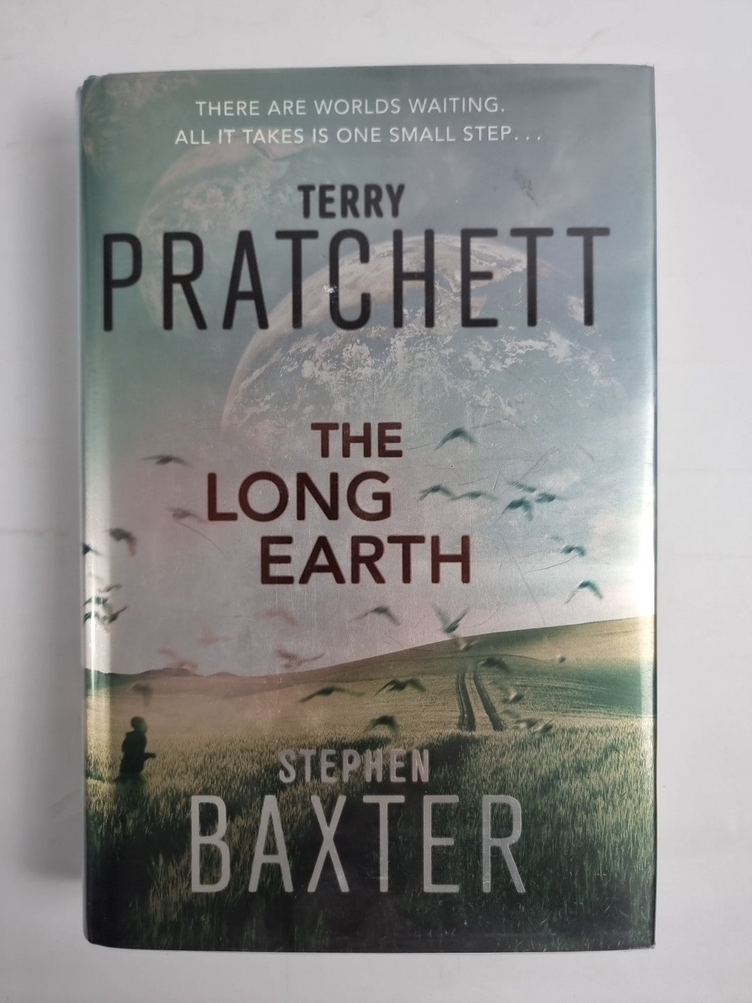 The Long Earth by T Pratchett (Hardcover, 2012) 1st Edition New Free Delivery