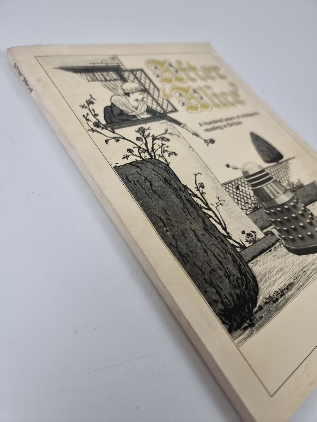 After 'Alice' — A Hundred Years of Children's Reading in Britain