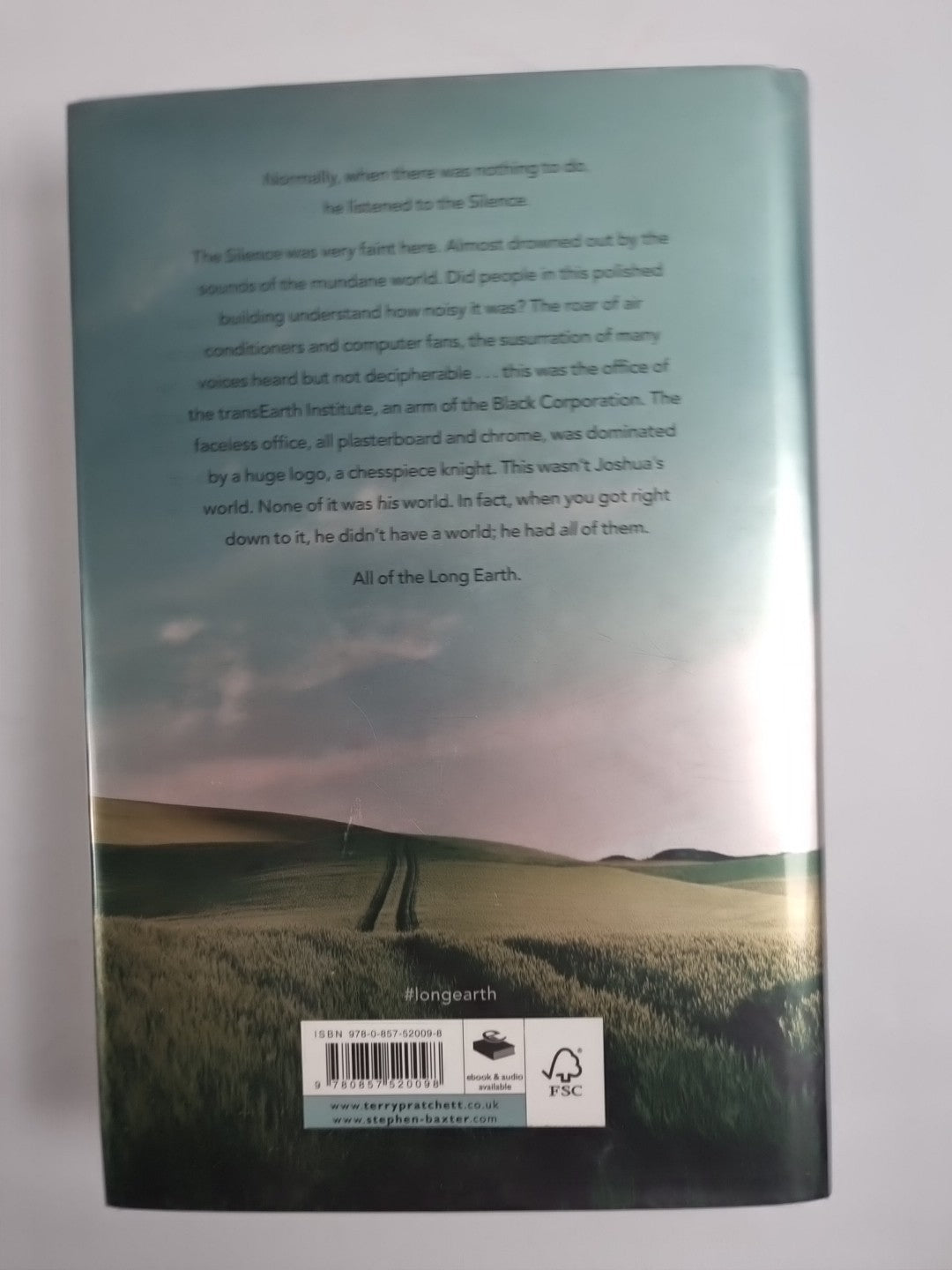 The Long Earth by T Pratchett (Hardcover, 2012) 1st Edition New Free Delivery