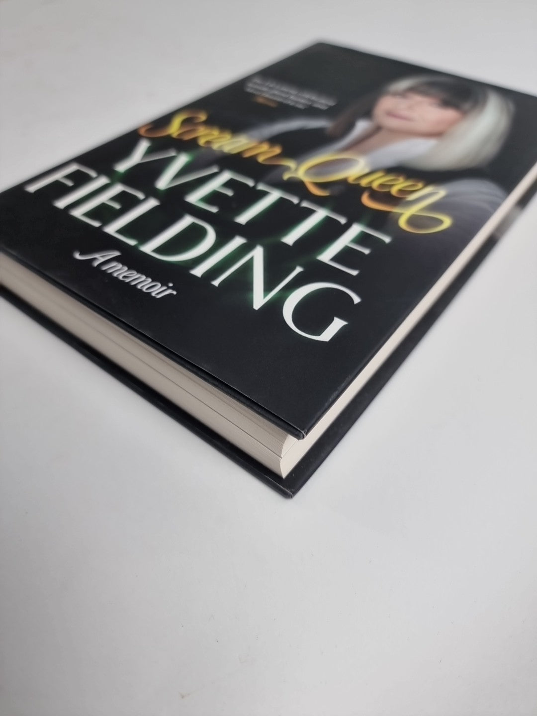 Scream Queen A memoir by Yvette Fielding 9781529929140 | Brand New