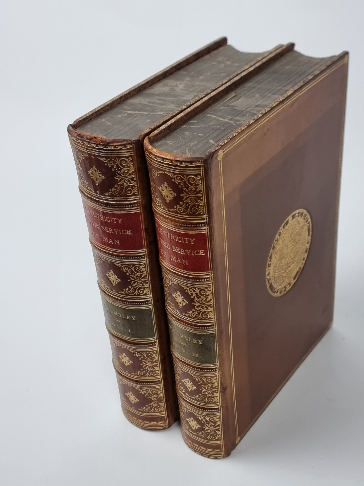 Electricity in the Service of Man: In Two Volumes - New Revised Edition, 1911/13