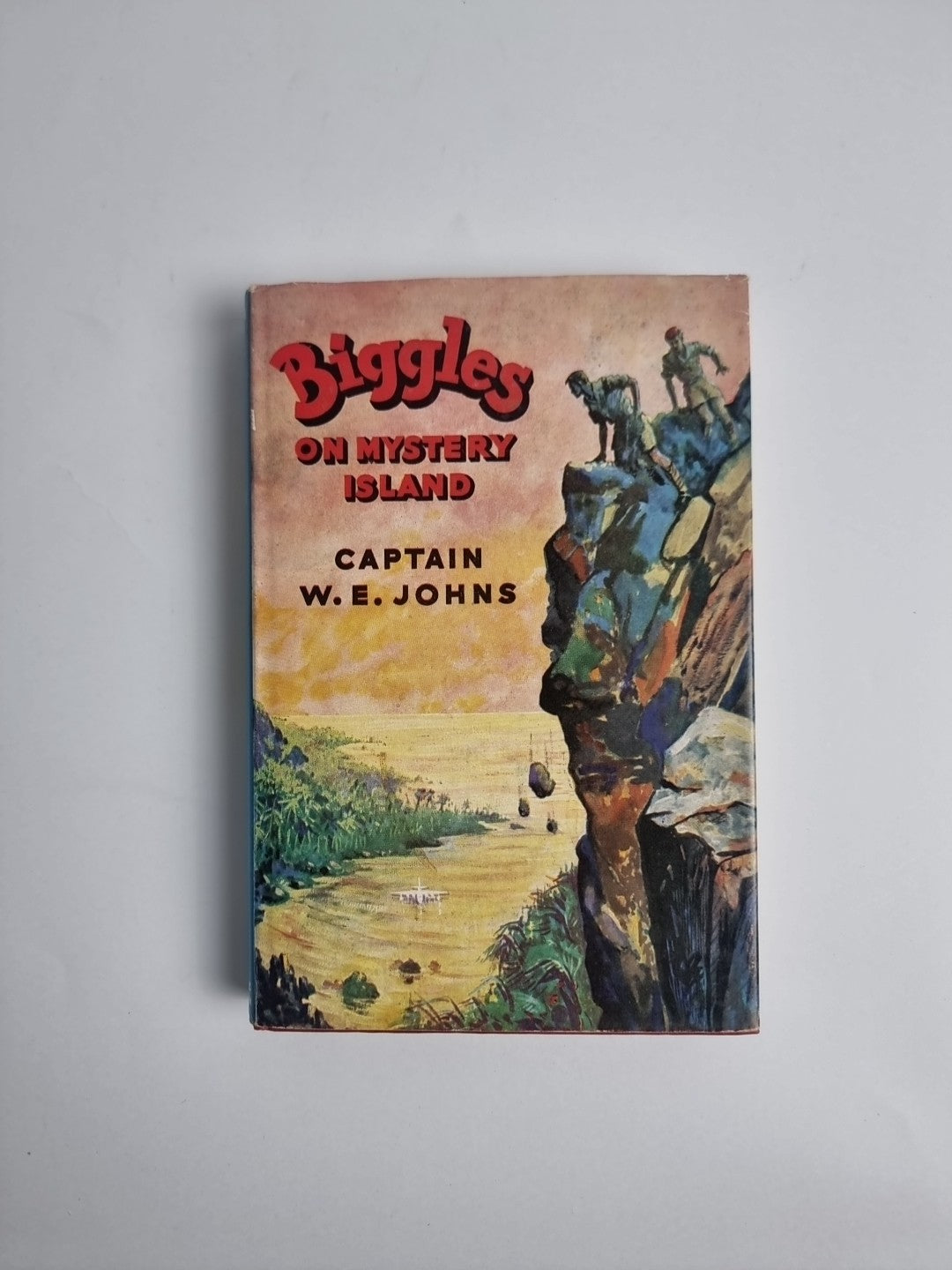 Biggles On Mystery Island, Captain W.E. Johns — First Edition