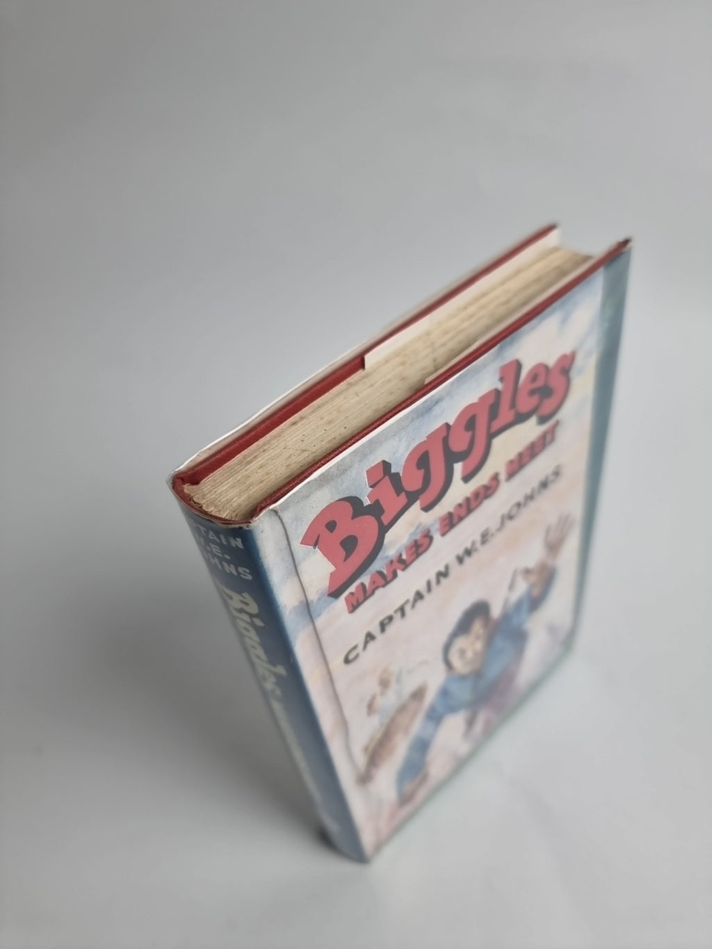 Biggles Makes Ends Meet, Captain W. E. Johns — First Edition