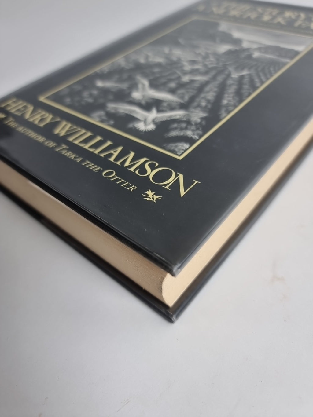 The Story of a Norfolk Farm, Henry Williamson — 1986, Woodcuts Illustrated