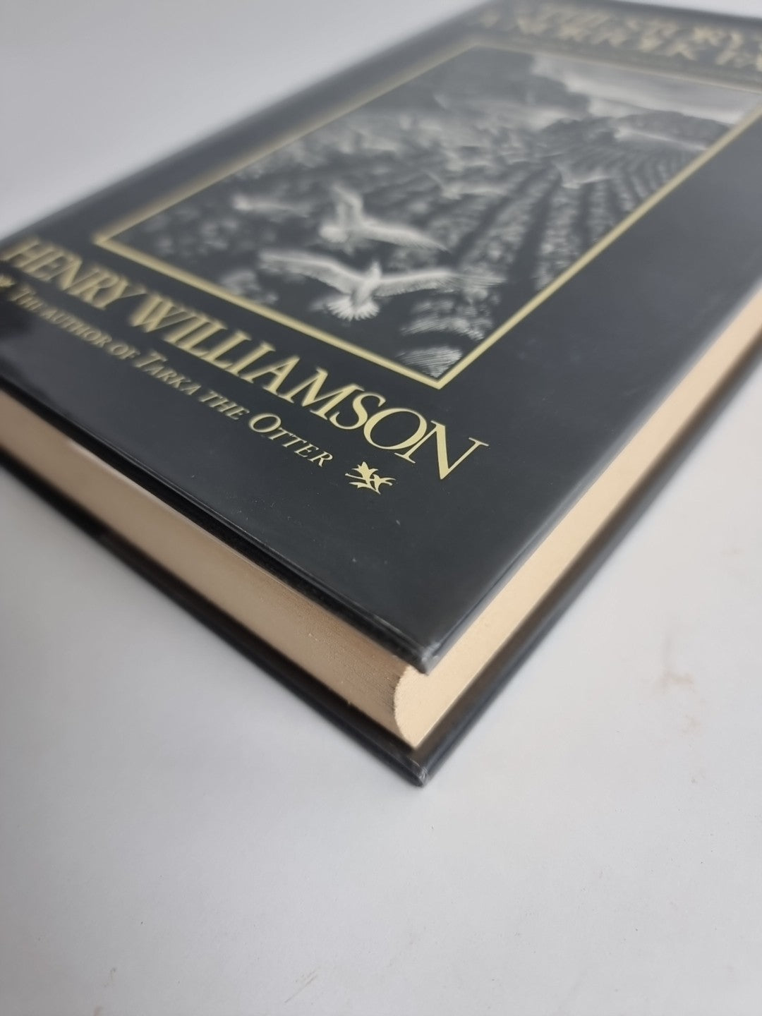 The Story of a Norfolk Farm, Henry Williamson — 1986, Woodcuts Illustrated