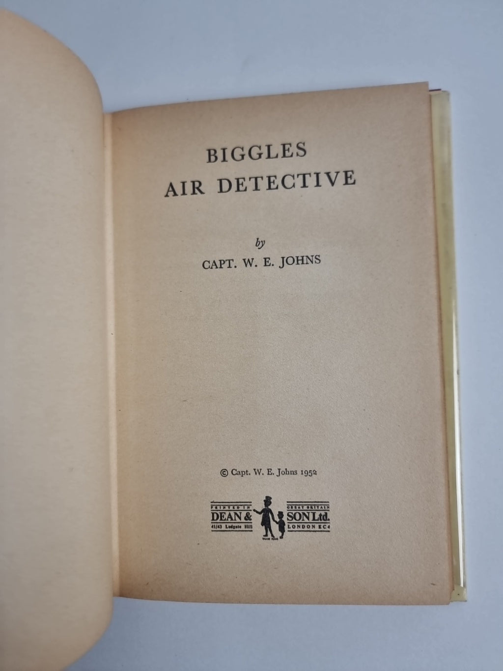 Biggles Air Detective, Captain W.E. Johns — First Edition