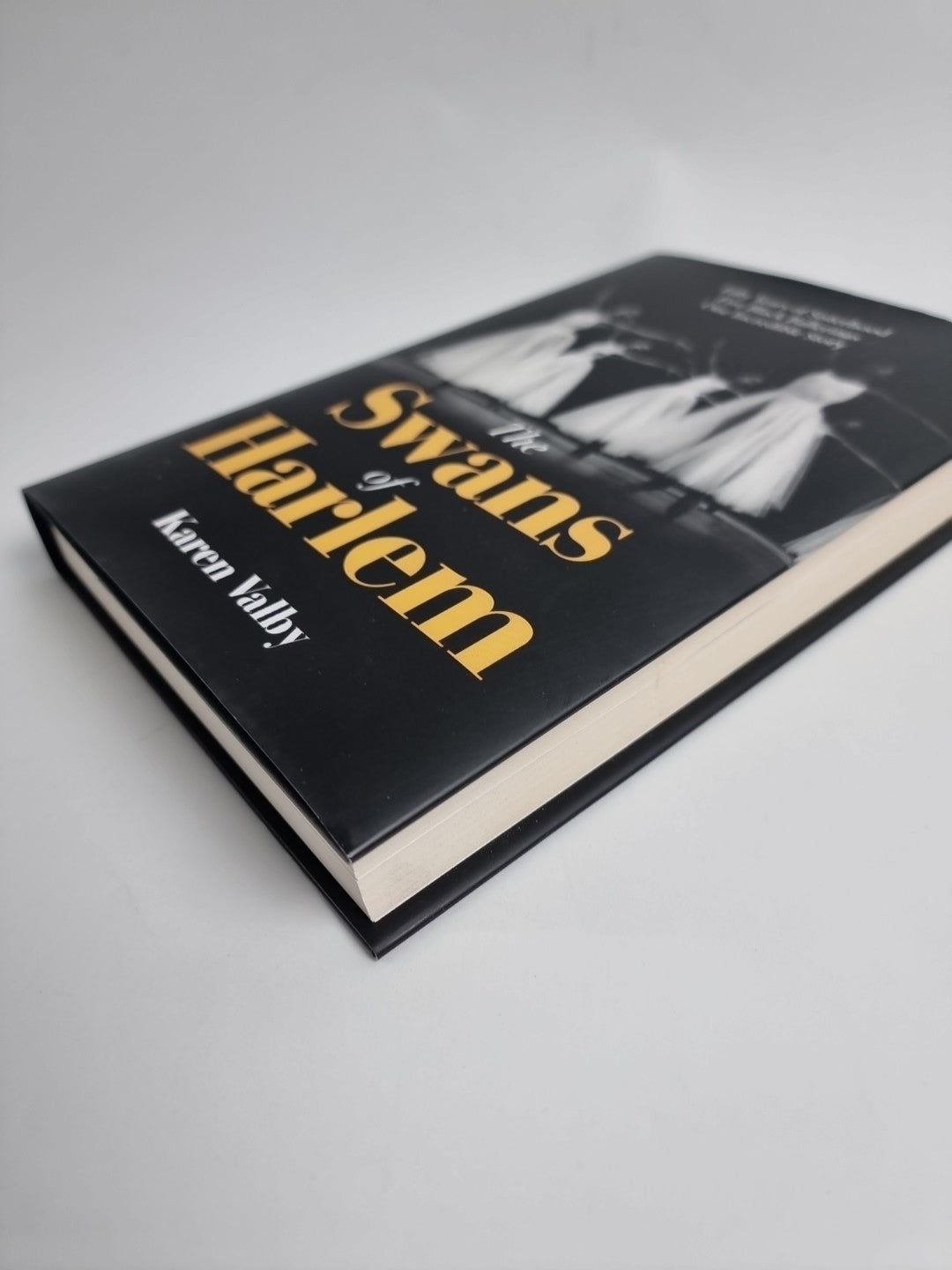 The Swans of Harlem 978-1786582492 NEW Free Delivery