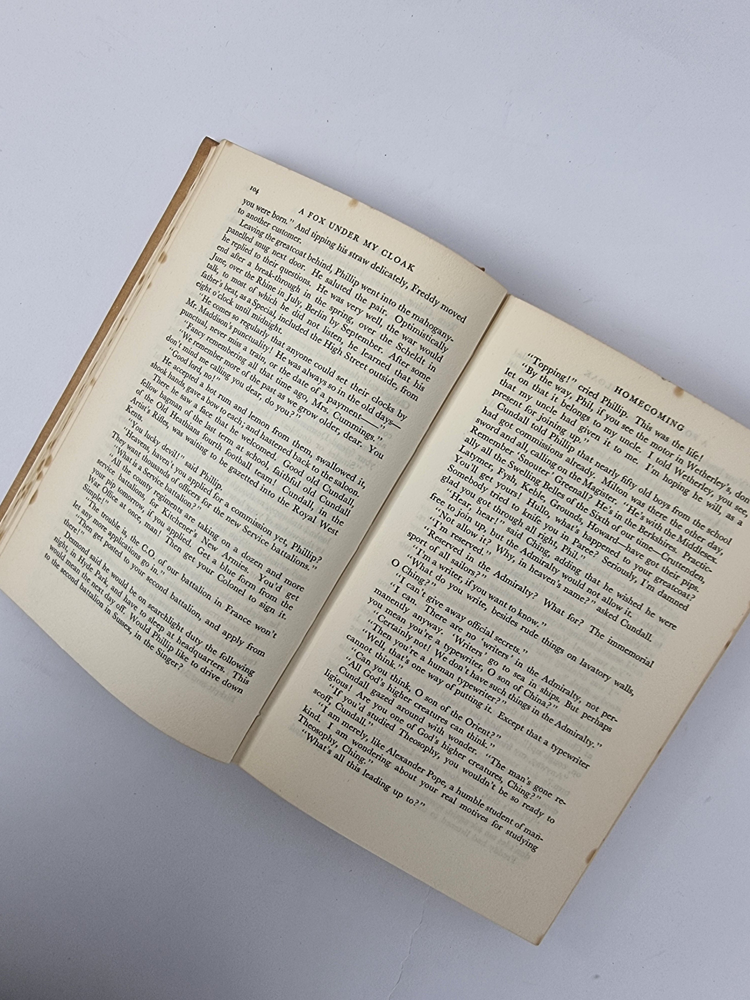 A Fox Under My Cloak, Henry Williamson — 1st Edition/Printing