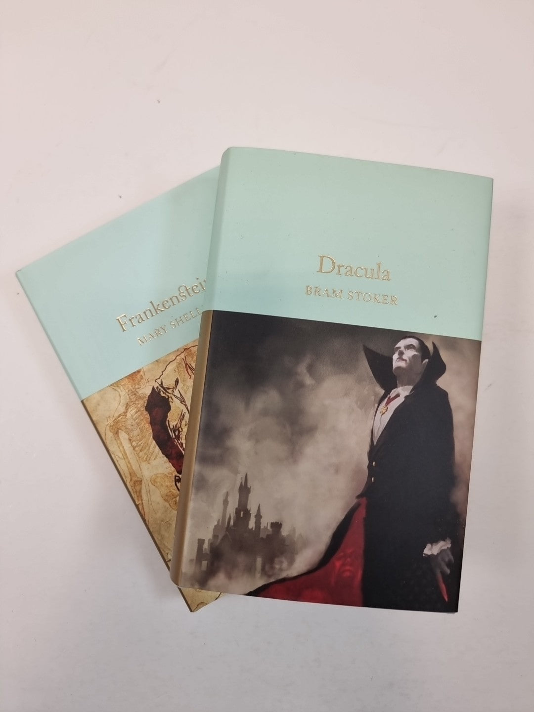 Dracula: Bram Stoker & Frankenstein Mary      Shelley 