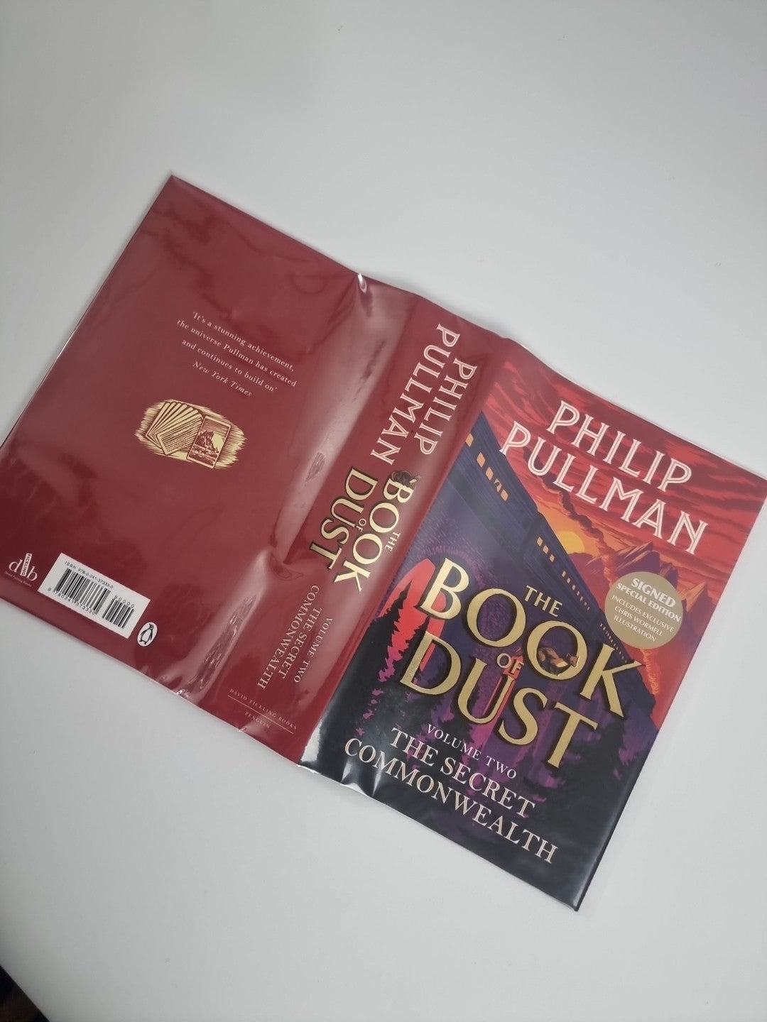 The Secret Commonwealth: The Book of Dust Philip Pullman  special Signed edition