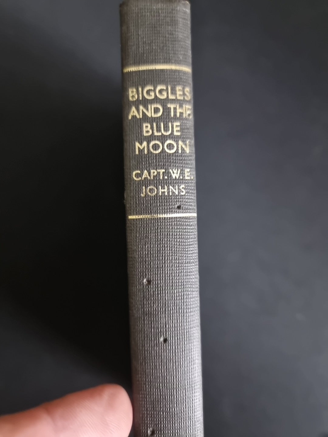 W.E. Johns - Biggles and the Blue Moon 1965 *Rare first uk edition*