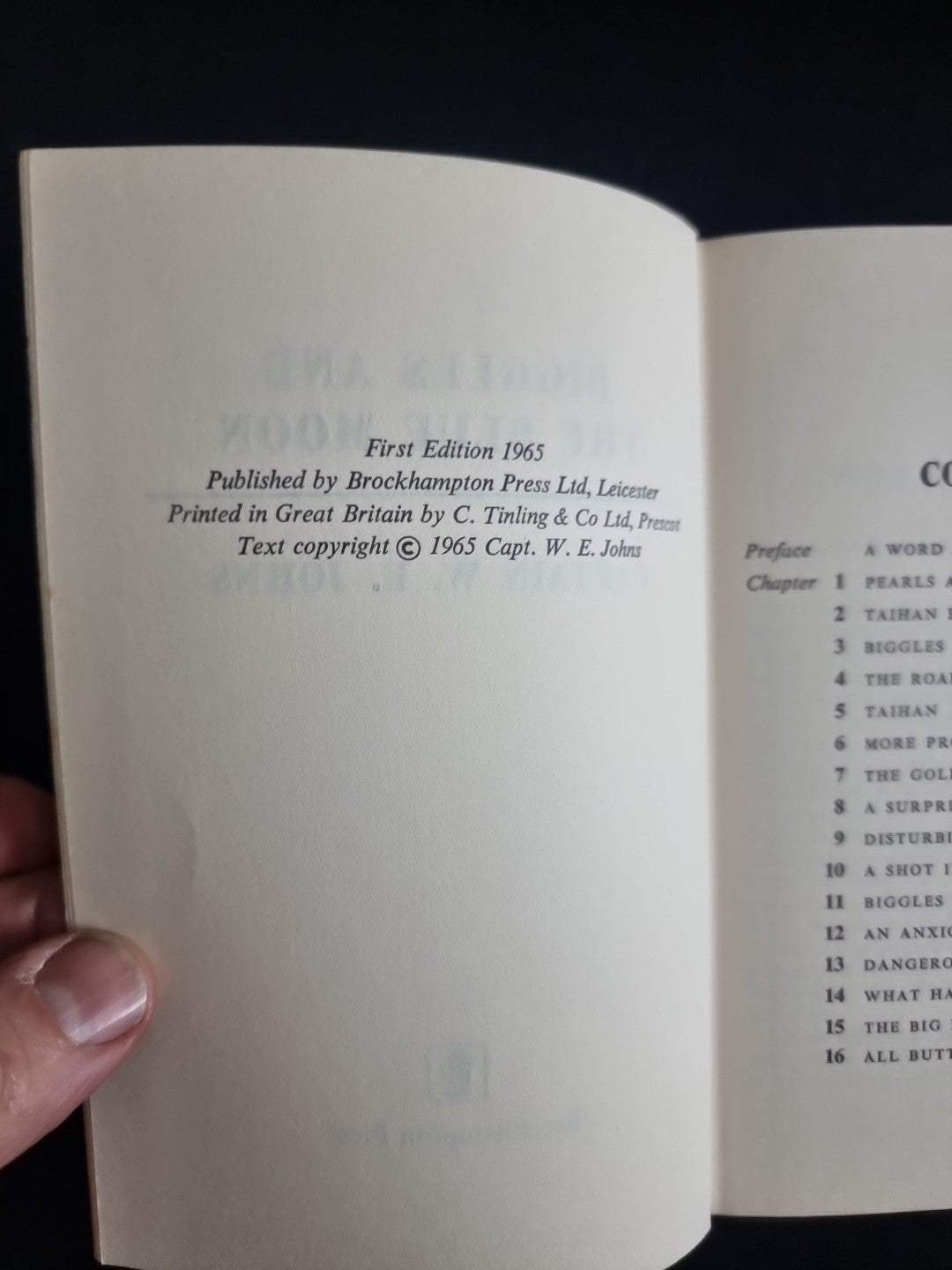 W.E. Johns - Biggles and the Blue Moon 1965 *Rare first uk edition*